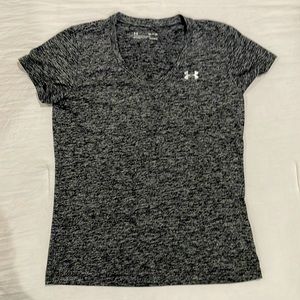 Under Armour Sports Athletic Top